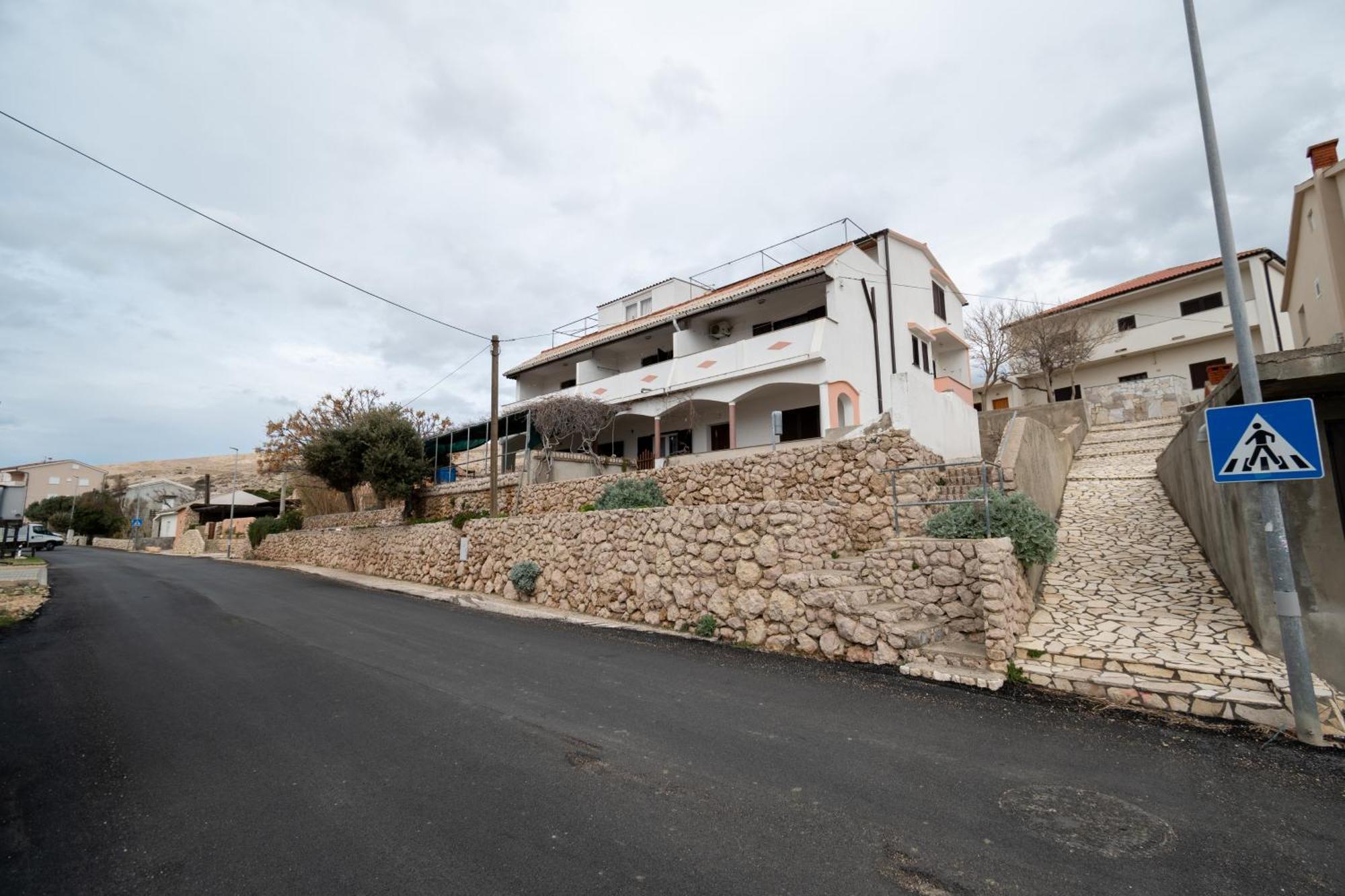 Apartments And Rooms With Parking Space Zubovici, Pag - 16063 Εξωτερικό φωτογραφία