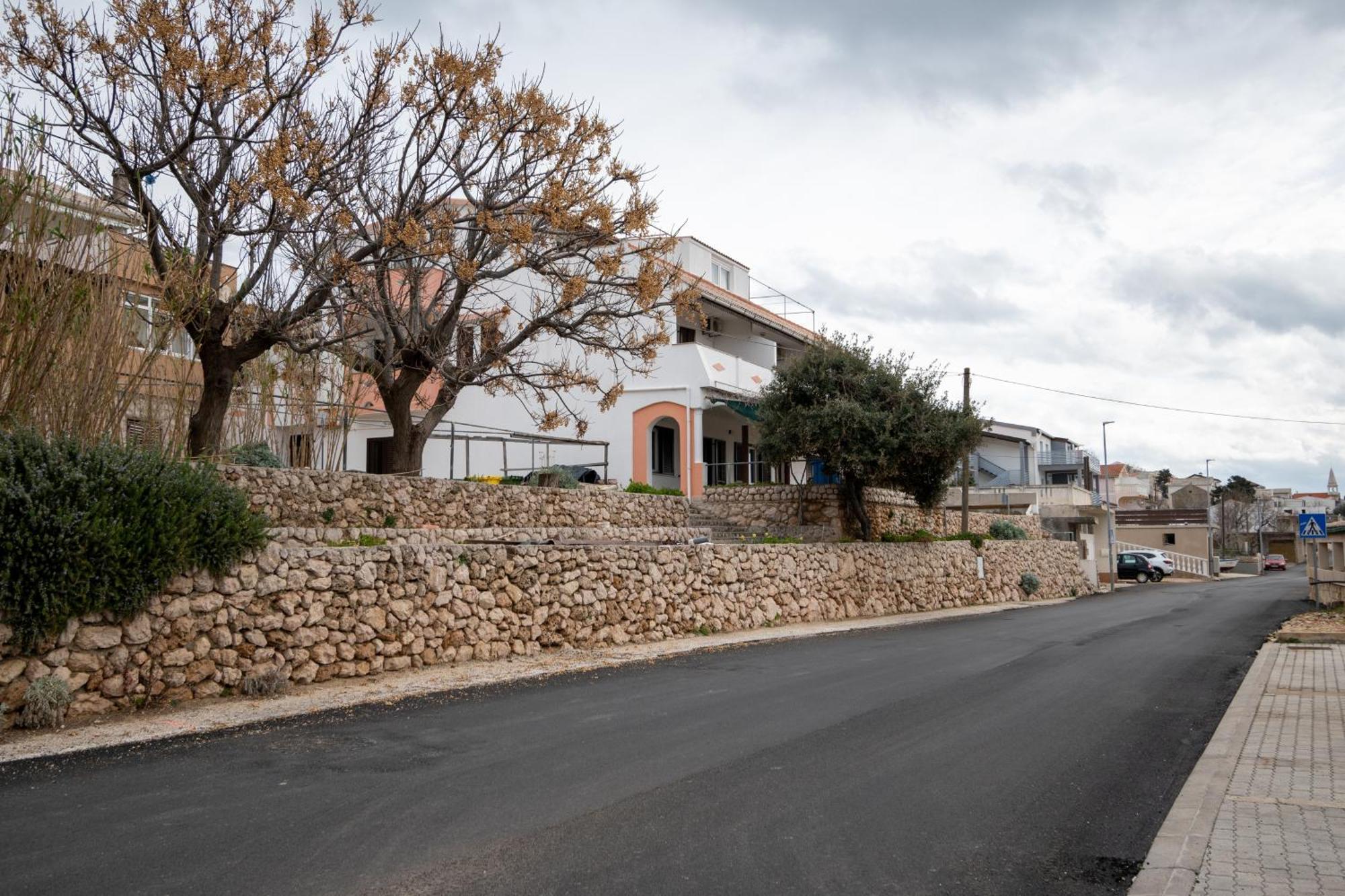 Apartments And Rooms With Parking Space Zubovici, Pag - 16063 Εξωτερικό φωτογραφία